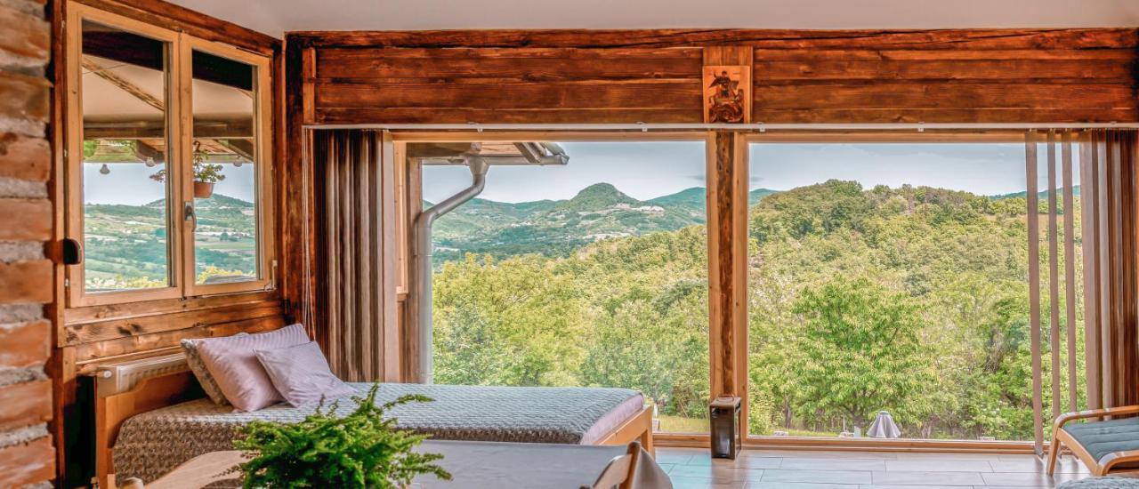 Apartmani Lunija Горни-Милановац Экстерьер фото